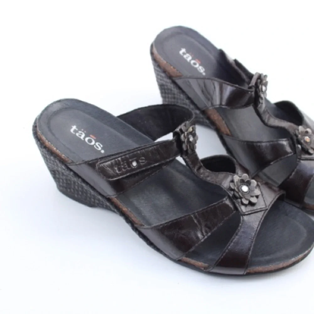 Taos wedge sandals